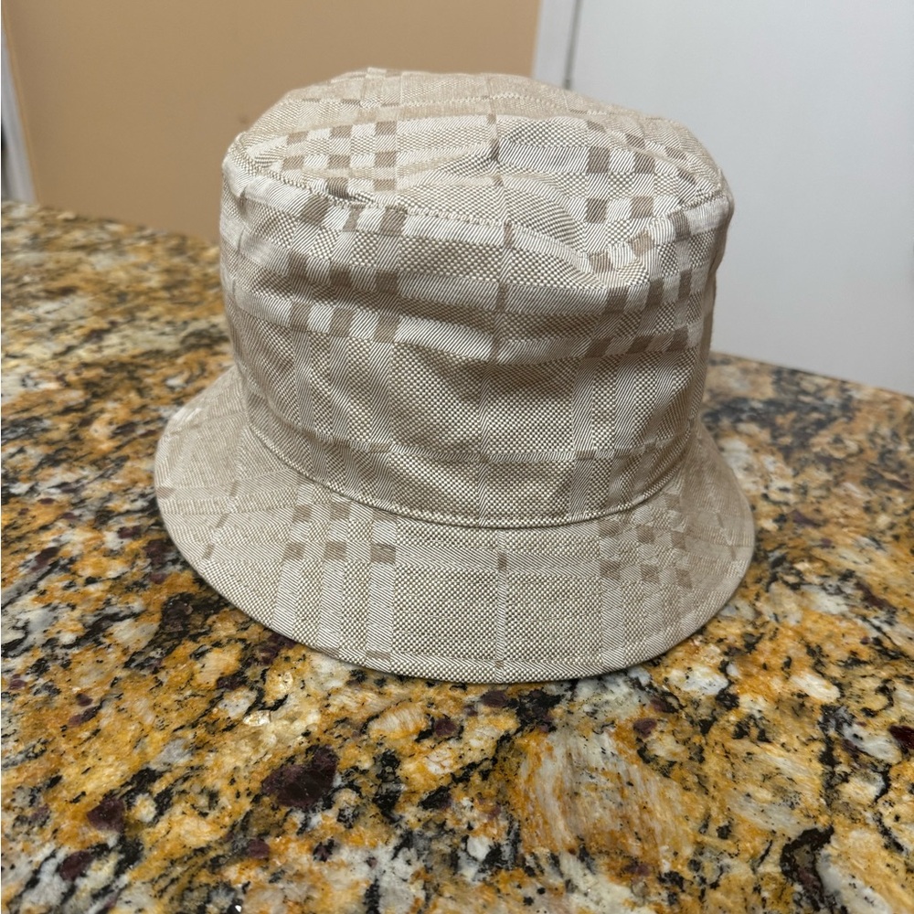 Burberry Bucket Hat szL